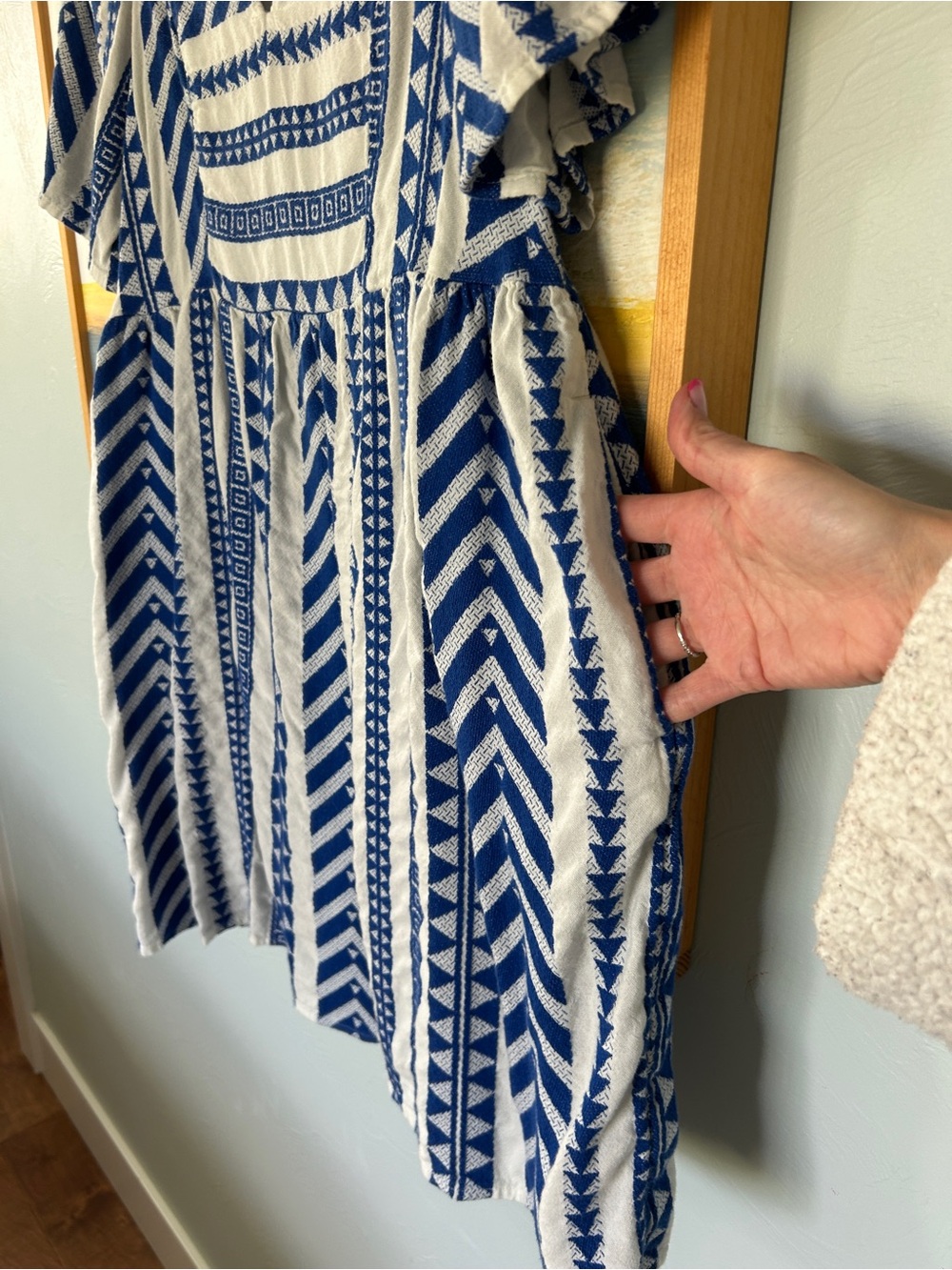 Old Navy Blue and White Geometric V-Neck Dress - Picture 4 of 4